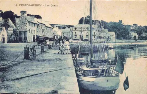 AK / Ansichtskarte PERROS-GUIREC Lannion 22 Cotes-d Armor Quais Hafen Segelboot Kai Passanten Fahrrad Haeuser
