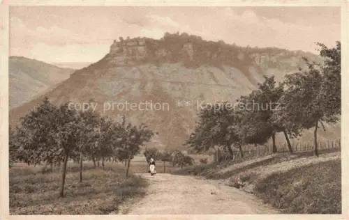 AK / Ansichtskarte Serrig Trier-Saarburg Rheinland-Pfalz Die-Klause Felsen Saartal Weg Baeume Frau