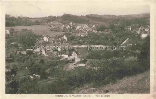 AK / Ansichtskarte Bonneuil-en-Valois SENLIS 60 Oise Kirchturm Dorf Felder Huegel Haeuser Panoramablick
