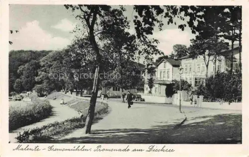 AK / Ansichtskarte Malente-Gremsmuehlen Ostholstein Promenade Dieksee Allee Villa Passanten Auto Baeume Kurort