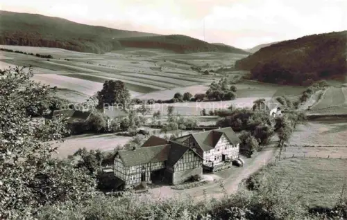 AK / Ansichtskarte Bergfreiheit Bad Wildungen Hessen Bergfreiheit Fachwerkhaus Tal Felder Huegel Wald Bauernhof