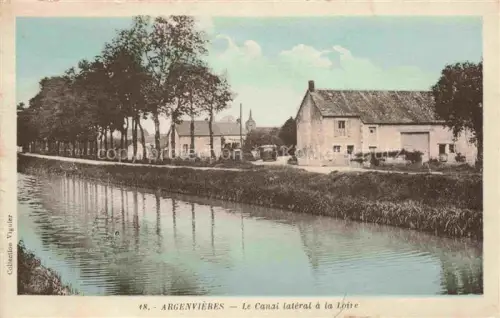 AK / Ansichtskarte Argenvieres Bourges 18 Cher Canal-latéral-à-la-Loire Kanal Haeuser Kirchturm Baeume Spiegelung