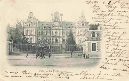 AK / Ansichtskarte TULLE 19 Correze La-Préfecture Praefektur Schloss Gitter Passanten Park Baeume