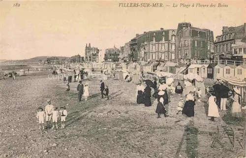 AK / Ansichtskarte VILLERS-SUR-MER Lisieux 14 Calvados La-Plage Badestunde Strandkoerbe Badegaeste Kinder Damen Villen
