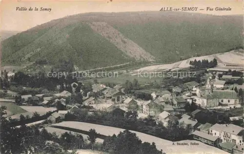 AK / Ansichtskarte Alle-sur-Semois Namur Belgie Vallée-de-la-Semoy Dorf Kirche Berge Wald Wiesen Tal