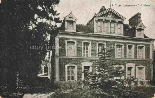 AK / Ansichtskarte LISIEUX 14 Calvados Les-Buissonnets Backsteinhaus Garten Baeume Villa Thérèse-de-Lisieux Pilgerstaette