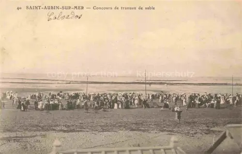 AK / Ansichtskarte Saint-Aubin-sur-Mer CAEN 14 Calvados Concours-de-travaux-de-sable Strand Meer Menschenmenge Sandburgen-Wettbewerb Badegaeste