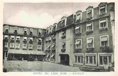 AK / Ansichtskarte BAYEUX 14 Calvados Hotel-du-Lion-d Or Biere-Paillette Hotelfassade Innenhof Fensterblumen Strassenpflaster