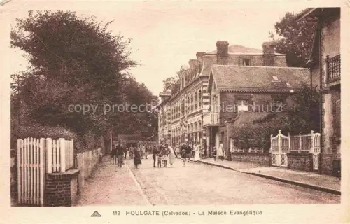 AK / Ansichtskarte HOULGATE Lisieux 14 Calvados Maison-Evangélique Strassenszene Spaziergaenger Villen Baeume Dives