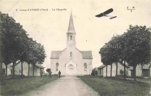 AK / Ansichtskarte Avord BOURGES 18 Cher La-Chapelle Camp-d Avord Militaerlager Flugzeug Doppeldecker Baeume Soldaten
