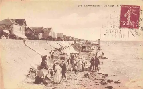 AK / Ansichtskarte CHATELAILLON-Plage LA ROCHELLE 17 Charente-Maritime Plage Strand Badegaeste Badehuetten BAINS-Cafés Haeuser Strandszene Meer