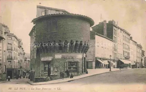 AK / Ansichtskarte Le Puy-en-Velay 43 Haute-Loire Tour-Panessac Rundturm Strassenszene Automobiline Geschaefte Passanten Stadtturm