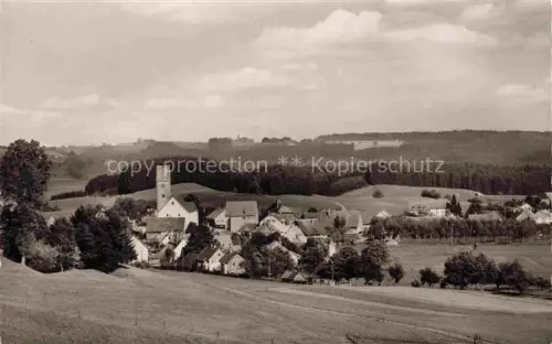 AK / Ansichtskarte Arnach Bad Wurzach BW Dorfansicht Kirche Kirchturm Haeuser Felder Huegel Wald