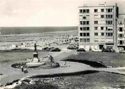 AK / Ansichtskarte WENDUINE Wenduyne De Haan aan Zee Belgie Parc-Léopold Denkmal Strand Meer Hochhaus Autos Badegaeste