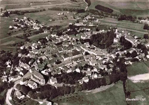 AK / Ansichtskarte Pleystein Neustadt Waldnaab Bayern Fliegeraufnahme Markt Kirche Stadtmauer Felder Oberpfalz Baeume