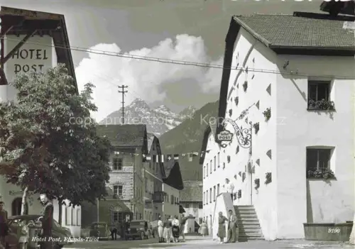 AK / Ansichtskarte Pfunds Tirol AT Hotel-Post Dorfstrasse Berge Alpen Fahnen Ortsbild