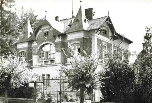 AK / Ansichtskarte Szentgotthard Vas HU Leánykollégium Maedchenheim Villa Gruenderzeitvilla Baeume Eingangstor