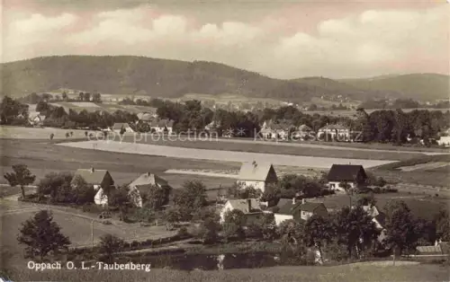 AK / Ansichtskarte Taubenberg Oppach Loebau Picka Oberlausitz Sachsen Taubenberg Dorf Felder Wohnhaeuser Huegel Wald Oberlausitz