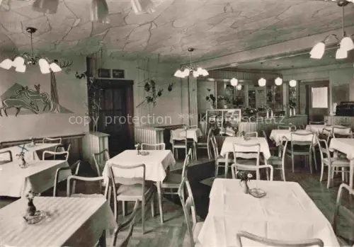 AK / Ansichtskarte Sohland Spree Bautzen Sachsen Ausflugsgaststaette Zur-Jaegersruh Restaurant Innenraum Tische Dekoration Ellersdorf