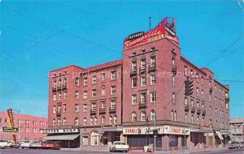 AK / Ansichtskarte Idaho Falls Idaho USA Hotel-Bonneville Starlite-Lounge Coffee-Shop Backsteinhotel Autos Parkplatz