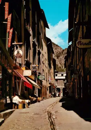 AK / Ansichtskarte BRIANCON 05 Hautes-Alpes Grande-Gargouille Maison-des-Têtes Altstadt Gasse Geschaefte Crémerie Tabac Berge