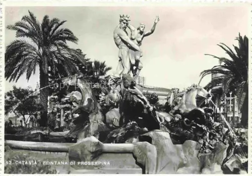 AK / Ansichtskarte CATANIA Sicilia IT Fontana-di-Proserpina Brunnen Skulptur Palmen Pferde Stadtplatz