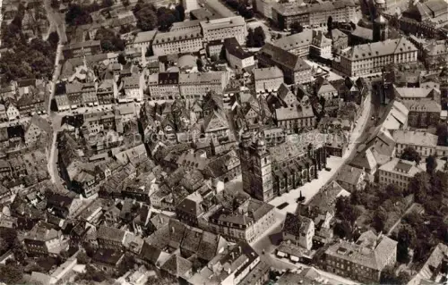 AK / Ansichtskarte BAYREUTH Bayern Fliegeraufnahme Altstadt Kirche Rathaus Marktplatz Daecher Innenstadt