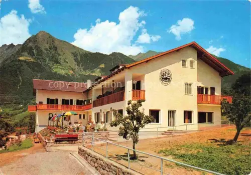 AK / Ansichtskarte Dorf-Tirol Suedtirol IT Naturfreundehaus Rufinatscha Alpenpension Terrasse Berge Meran