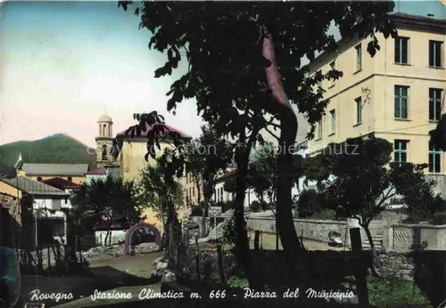 AK / Ansichtskarte Rovegno Genua GENOVA Liguria IT Piazza-del-Municipio Kirche Rathaus Baeume Bergort Stazione-Climatica Fassaden