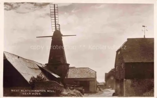 AK / Ansichtskarte West Blachington Mill Hove Brighton UK West-Blatchington-Mill Windmuehle Scheune Feldweg Wetterhahn