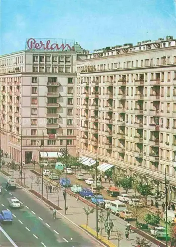 AK / Ansichtskarte BUCARESTI Bucuresti Bukarest RO B-dul-General-Magheru Boulevard Perlan Strassenbild Autos Mehrfamilienhaeuser Passanten