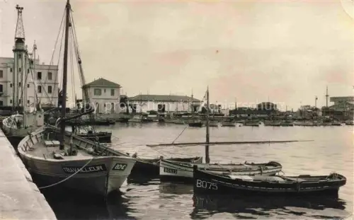 AK / Ansichtskarte BONE Annaba Constantine Algerie Port Hafen Fischerboote Segelschiffe Kai Hafengebaeude
