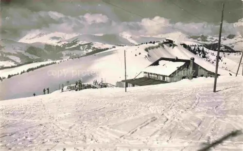 AK / Ansichtskarte Le Mont d Arbois 1829m Combloux Bonneville 74 Haute-Savoie Paysage-d hiver Berghuette Schnee Skipiste Skispur Winter Alpen Berge