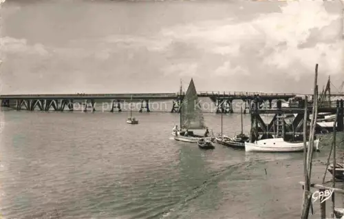 AK / Ansichtskarte La Faute-sur-Mer Les Sables-d Olonne 85 Vendee Pont Port Segelboote Meer Bruecke Hafen Steg