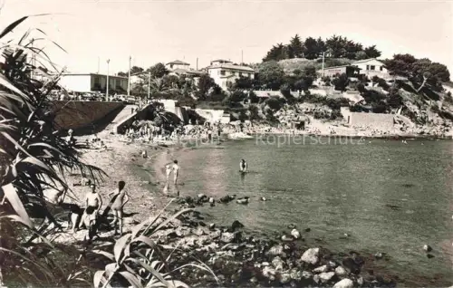 AK / Ansichtskarte Carqueiranne TOULON 83 Var Les-Salettes Plage Strand Meer Badegaeste Villen Felsenkueste