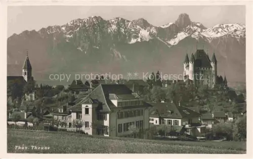 AK / Ansichtskarte THUN Thoune BE Schloss Kirche Berge Alpen Altstadt