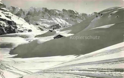 AK / Ansichtskarte Muerren BE Winteregg Ebnefluh Mittaghorn Skigelaende Schnee Alphuette Berge
