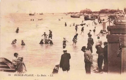 AK / Ansichtskarte BERCK-PLAGE 62 Strand Baden Badegaeste Meer Boote Badekabinen Strandszene
