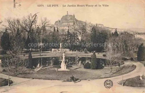 AK / Ansichtskarte Le Puy-en-Velay 43 Haute-Loire Jardin-Henri-Vinay Park Brunnen Denkmal Stadt Felsen Kirche Baeume