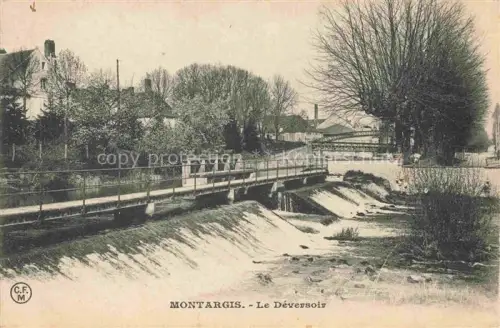 AK / Ansichtskarte MONTARGIS 45 Loiret Le-Déversoir Wehr Bruecke Baeume Fabrik Kanal