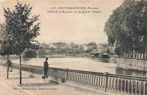 AK / Ansichtskarte Chateau-Gontier 53 Mayenne Vallée-de-la-Mayenne Quai-de-l Hôpital Fluss Angler Brueckengelaender Ortschaft