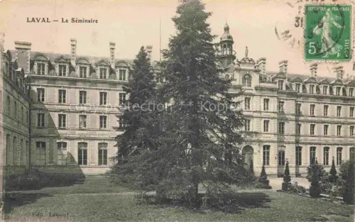 AK / Ansichtskarte LAVAL  53 Mayenne Seminaire Innenhof Tanne Park Fassade Mansarddach