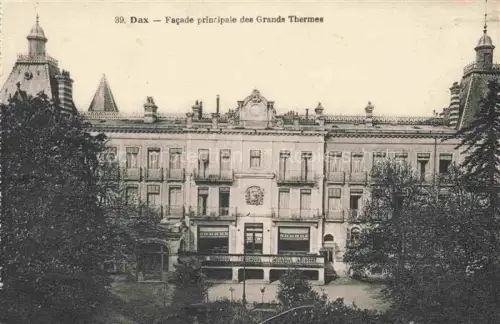 AK / Ansichtskarte DAX 40 Landes Grands-Thermes Thermalgebaeude Fassade Tuerme Park Baeume