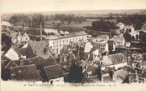 AK / Ansichtskarte Saint-Aignan  41 Loir-et-Cher Daecher Fluss Bruecke Schornstein Felder Altstadt Cher Schloss