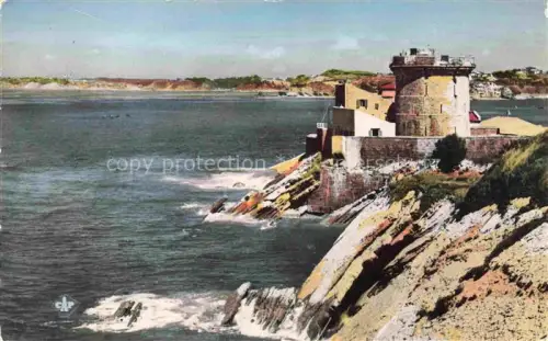 AK / Ansichtskarte SAINT-JEAN-DE-LUZ Bayonne 64 Pyrenees-Atlantiques Falaises Fort-de-Socoa Klippen Meer Festung Felsen Kueste Atlantik