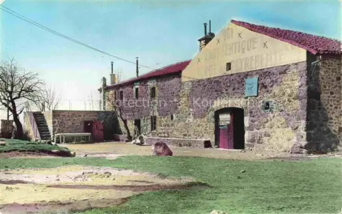 AK / Ansichtskarte Peyrebeille Auberge de Lanarce 07 Ardeche Auberge-de-Peyrebeille Auberge-Rouge Gasthaus Steinhaus Schankwirtschaft Baum Wiese
