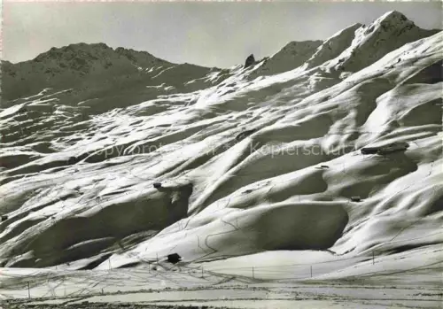 AK / Ansichtskarte AROSA GR Tschuggen Hoernli Schnee Berge Skipisten Winter Alphuetten
