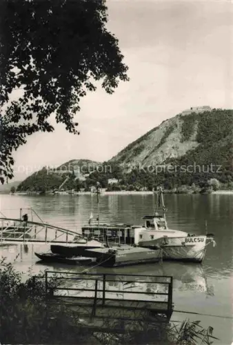 AK / Ansichtskarte Visegrad HU Donau Boot Burg Huegel Anlegestelle Schiff Baeume