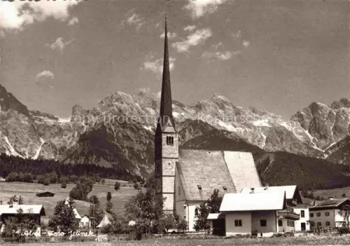 AK / Ansichtskarte Maria Alm 850m am Steinernen Meer Pinzgau-Pongau AT Kirche Glockenturm Steinernen-Meer Berge Almdorf Wiesen Pinzgau