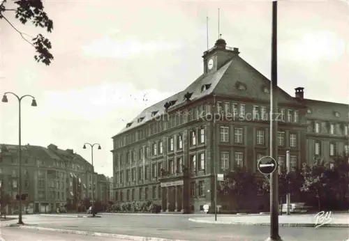 AK / Ansichtskarte METZ  57 Moselle Place-Philippe-de-Vigneulles Ecole-Nationale-Professionnelle Rathaus Strassenszene Passanten